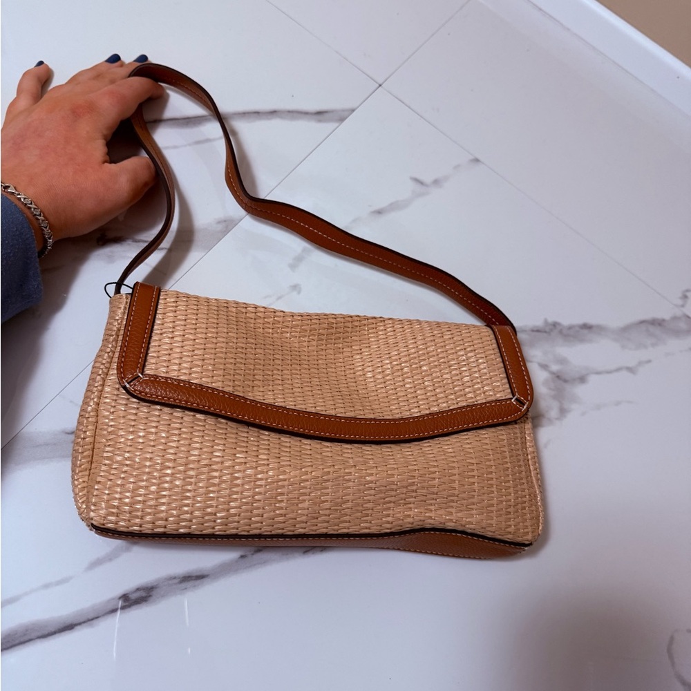 Elegant Tan and Brown Woven Shoulder Bag - Picture 7 of 7